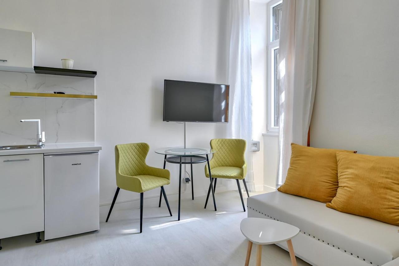 Ferienwohnung Collins Amethyst Center Pula Exterior foto
