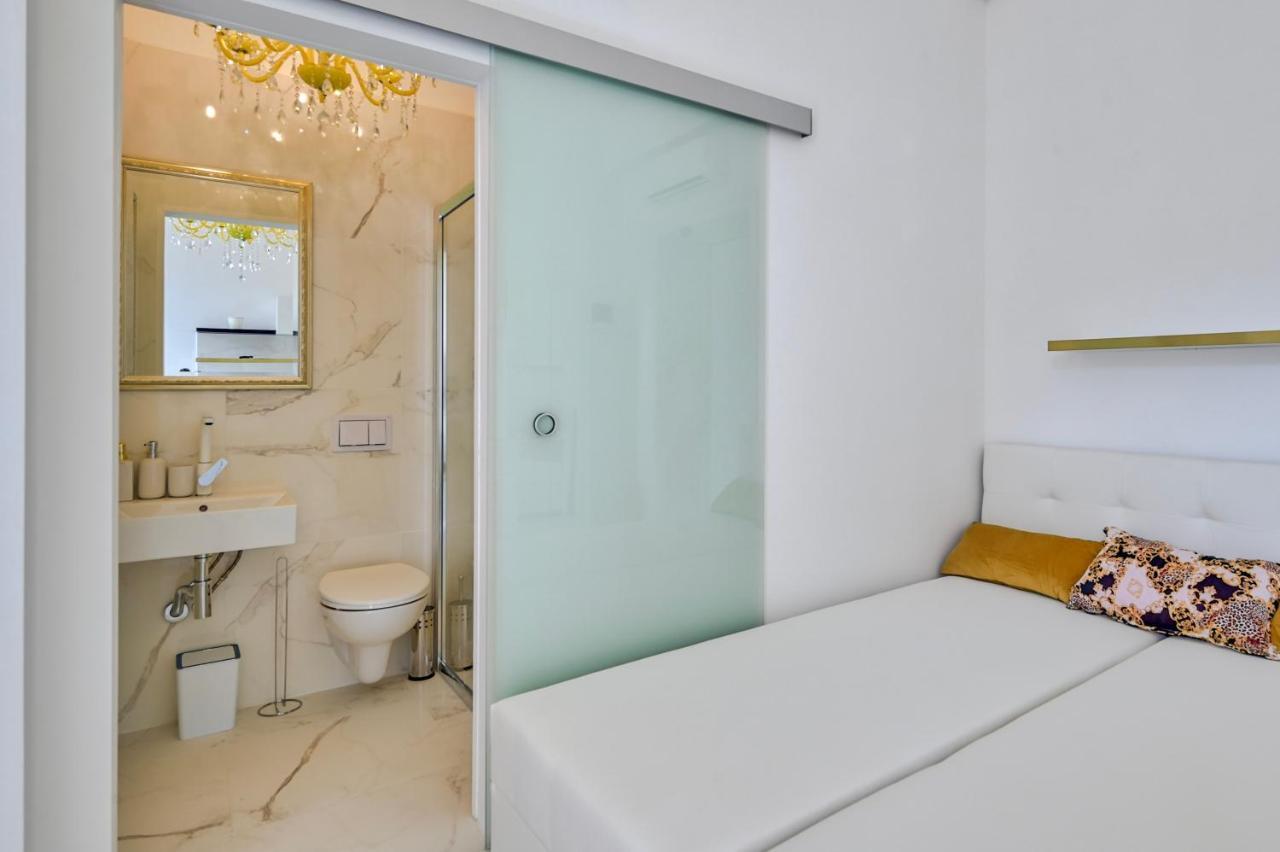 Ferienwohnung Collins Amethyst Center Pula Exterior foto
