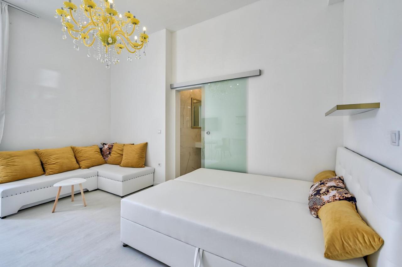 Ferienwohnung Collins Amethyst Center Pula Exterior foto