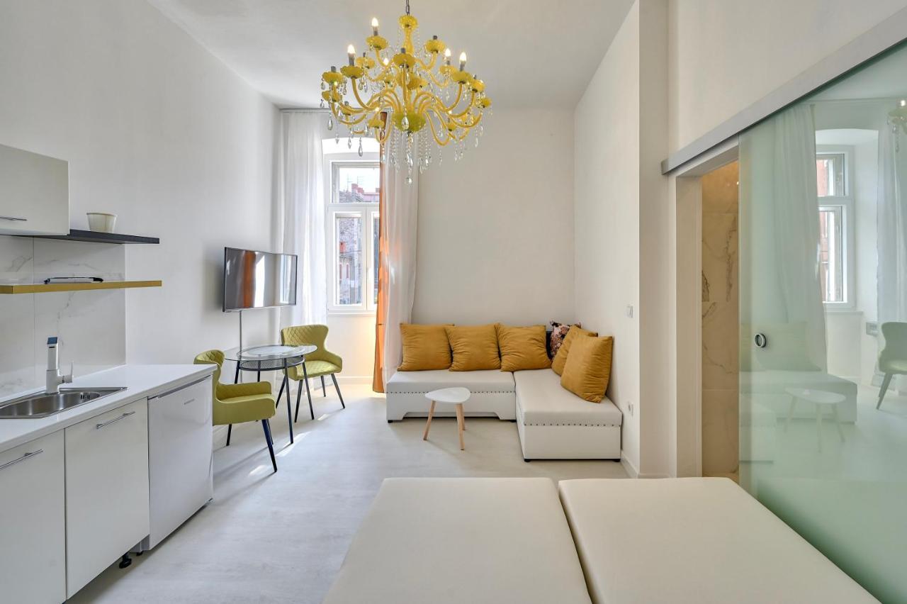 Ferienwohnung Collins Amethyst Center Pula Exterior foto