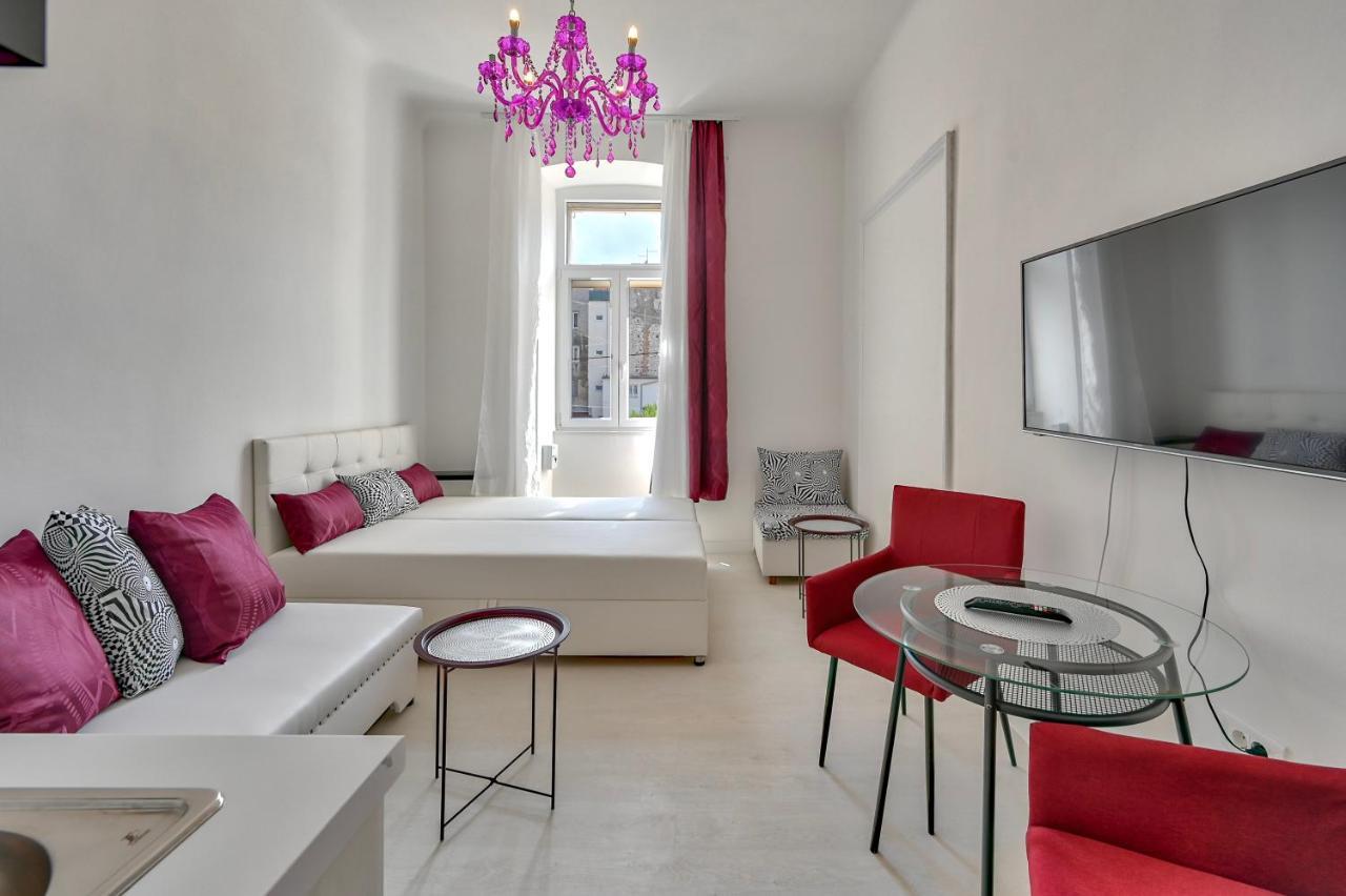 Ferienwohnung Collins Amethyst Center Pula Exterior foto