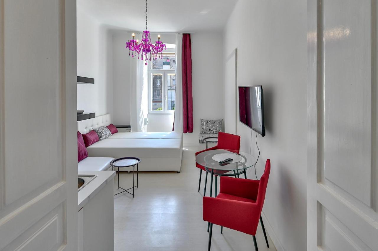 Ferienwohnung Collins Amethyst Center Pula Exterior foto