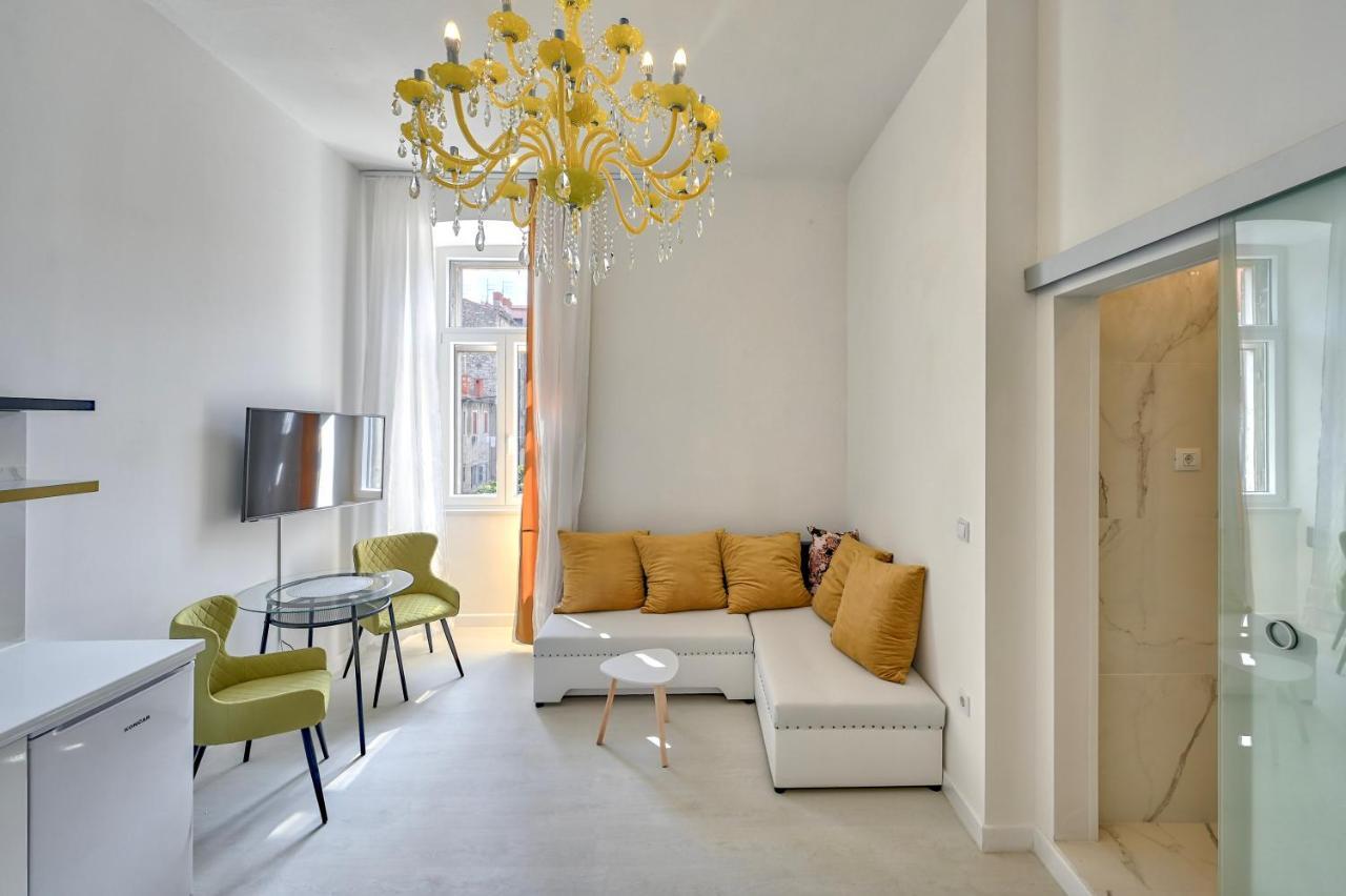 Ferienwohnung Collins Amethyst Center Pula Exterior foto