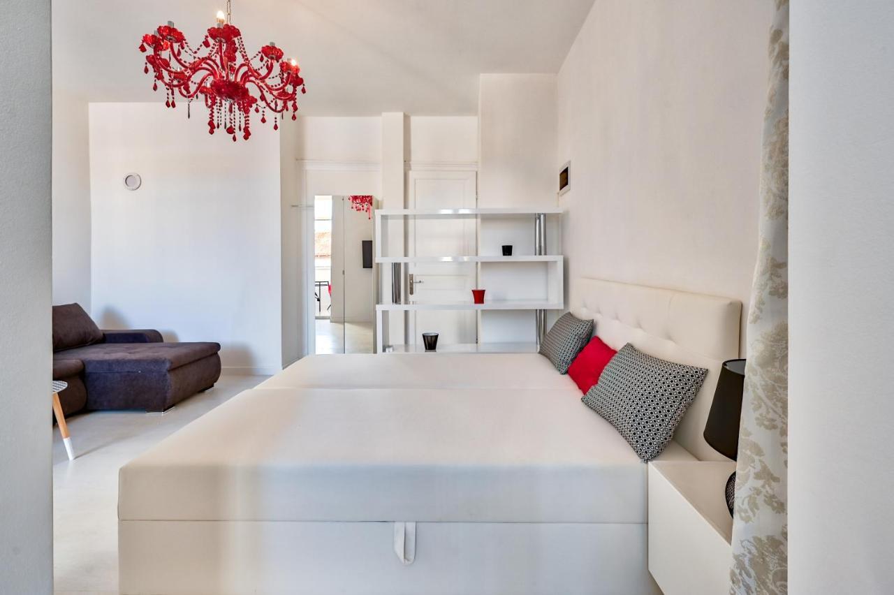 Ferienwohnung Collins Amethyst Center Pula Exterior foto