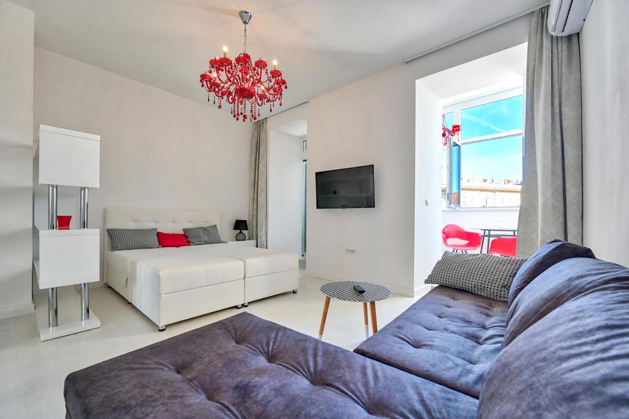 Ferienwohnung Collins Amethyst Center Pula Exterior foto